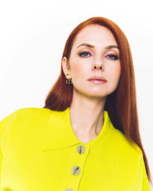 Lena Katina Instagram - Большое спасибо за эту красивейшую съёмку для журнала Elle🫶🏻
Фото @ydavydova 🧡
Стиль @elinasimova 
Визажист/парикмахер @s_shayda 
Продюсер @nadin_here 
Свет @belyh.ph