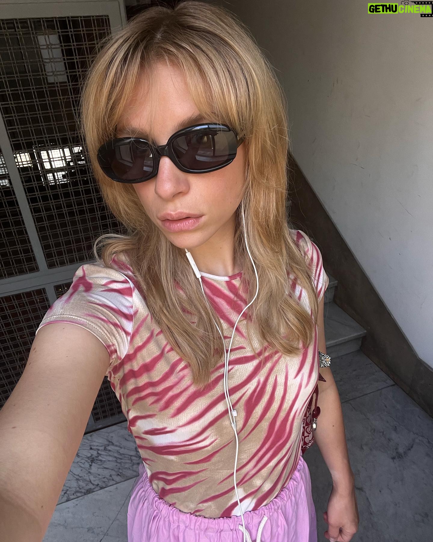 Lena Klenke Instagram - Settimana prima e seconda. Giorni lunghi, espressi tanti, stanco e benedetto…