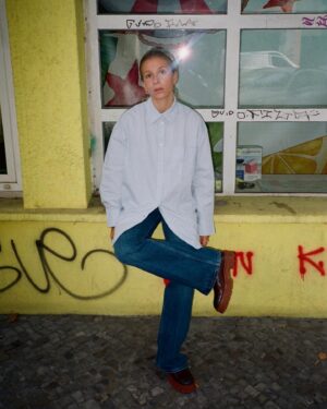 Lena Klenke Instagram - Anzeige / thursday afternoon, she’s dressed. for what? lets get coffee? lets go shopping? what should we do tonight? Is it Friday yet? anyway, GANT fall/winter is out now and these pieces made feel a type of way. check em out. @GANT #gant