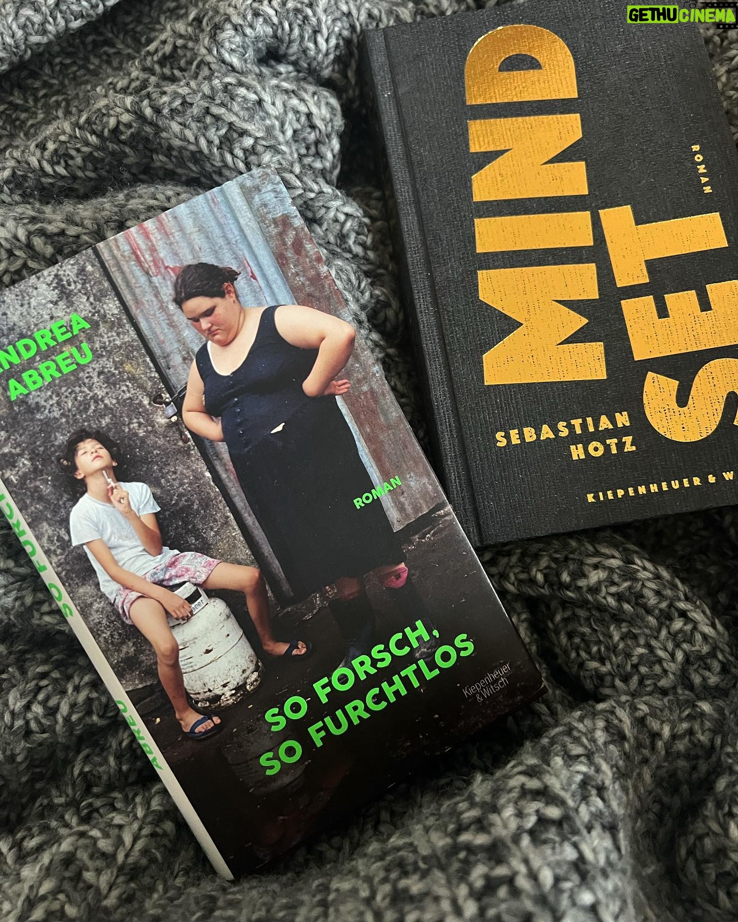 Lena Klenke Instagram - FYI Ps: finally put together a some 𝒮𝓊𝓂𝓂𝑒𝓇 𝓇𝑒𝒶𝒹𝒾𝓃𝑔 𝓇𝑒𝒸𝒸𝓈 ⛱️ Lisa Taddeo-Animals // I already read this last year but I keep recommending it. Full of dark twists and weird moments, sometimes even brutal but you still can’t stop. This was her debut novel after her first non fiction book “three women”. Emma Cline-The Guest // I’m a huge fan of her ever since her debut “the girls” which I read as a teenager.I also loved her short story collection “daddy” and I was so happy when I saw she finally wrote a novel again. From page 1 you’re sucked into the life of Alex, who’s pretending to be someone she’s not and sneaks her way through a summer in Long Island.I wish it would’ve been longer… Jen Beagin -Big Swiss // this one overwhelmed me.Not only is the writing style so special, from dialogues to deep insides of the main character.Every page kept surprising me.Also some beautiful views on womanhood, therapy and trauma while still being super funny. 3 short story collections Saba Sams-Send Nudes // basically picked this up because of the cover and interest in the author, who is only 26 years old and already has such a strong, personal voice. The stories went deep, some I liked better than others but overall it’s such a refreshing illustration of the times we live in.perfect beach company David Sedaris-Calypso // a classic, never fails- short and sweet Raven Smith-Trivial Pursuits // was very looking forward to this since I love his humor and opinions on any cultural happenings.It’s his first book so I feel like he was still testing how his voice works in longer texts, it’s very personal and gets you curious to see what will follow. 2 books I read in German Sebastian Hotz - mindset// 10/10, funny, quick, smart.This is the perfect gift for everyone who really wants to start reading again but can’t focus too long or is easily distracted.Believe you’ll be so entertained, it’s over before you notice Andrea Abreu- so forsch, so furchtlos // powerful and raw language about childhood friendship that is so well described you see these girls directly in front of you 2 of my fav magazines Pps: support your local book dealer 🙏🏼