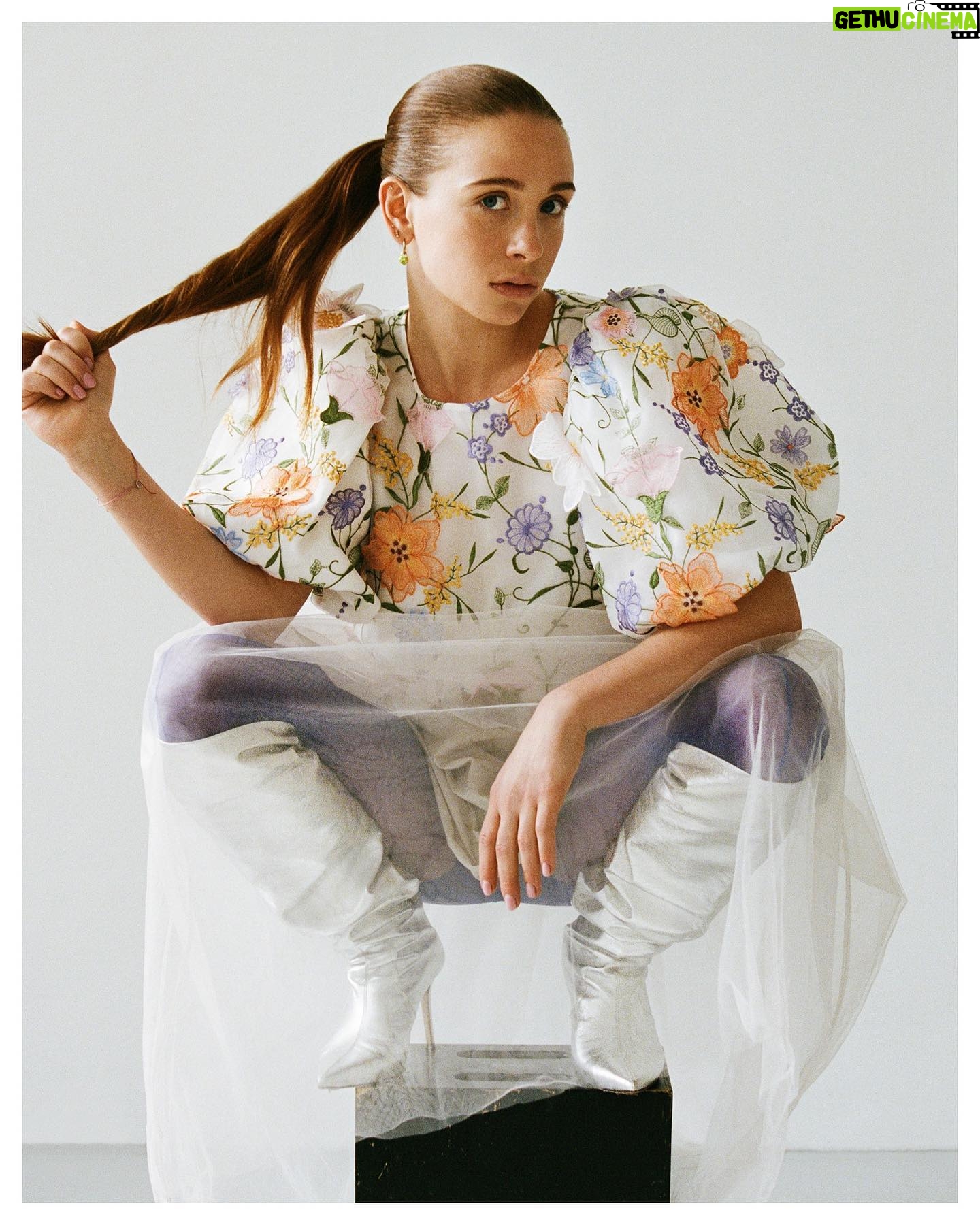Lena Klenke Instagram - New @emotionmagazin out now Thanks the loveliest team Photography: @christian_werner Assistance: @maxeicke Styling: @fvardaromelchiorri hair & make up: @evadieckhoff Post: @timwachnowski_post Thank you @sasabi74 @silviaschumacherpr 🧡🧡🧡🧡🧡🧡