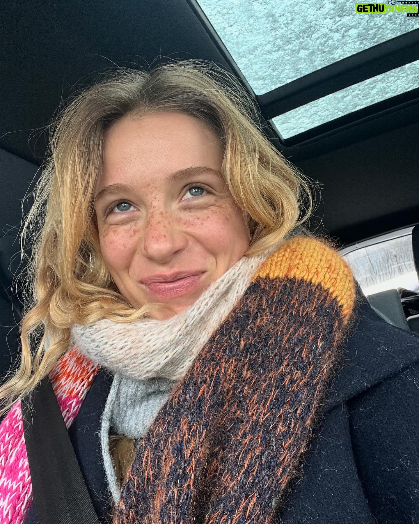 Lena Klenke Instagram - January is for cozy girls