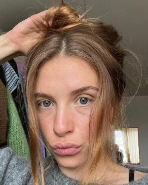 Lena Klenke Instagram - Coachella ? Mental break down? Taking out the trash? Or just farmers market? Also is it spring yet?