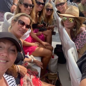 Lena Philipsson Instagram - Oj vilken resa det blev❤️
Strapatser, utmaningar och skratt när vi firade Sandra som fyllt 50!
Underbart! Tack alla!

@koffnersandra @lisastadell @jessicawahlgrennorman @pernillawahlgren @nannegronvall @hedlund_hanna