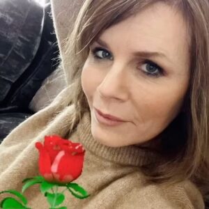 Lena Philipsson Instagram - ”Will you accept this rose?”

#bachelorette #allahjärtansdag #aroseisaroseisarose