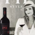 Lena Philipsson Instagram – Somrig återblick av fotograferingen inför mitt röda vin PH Style Monastrell i samarbete med @wine.affair

Vinet kommer från Bodegas Juan Gil. (En av dom mest populära vinproducenterna i vindistriktet Jumilla i Spanien)

All odling hos familjen Gils sker helt ekologiskt och druvorna skördas för hand. (Dessutom är vinet tappat på en lättare glasflaska så att det uppfyller kraven för att bli ett av Systembolagets mest hållbara viner 👍🏻)
Juan Gil är helt självförsörjande på el med hjälp av sina egna solpaneler, dom återbrukar sitt vatten och har dessutom en egen kompostering av restprodukterna(med hårt arbetande daggmaskar i 🪱) 
Bodegas Juan Gil är helt enkelt en del av framtiden.

PH Style Monastrell är smakrikt med inslag av skogshallon, mörka körsbär och björnbär.

Vill du testa? Gå i så fall in på Systembolaget och beställ hem vinet till just din butik.
Artikelnummer 5553601
Eller tryck på länken i min profil.
 
PH Style Monastrell
Pris: 101 kr | nr 5553601| 750 ml | Alk. 14 %
Producent: Bodegas Juan Gil