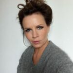Lena Philipsson Instagram - Mys-söndag i favorittröjan. Ibland är det konstigt hur man kan tveka inför ett plagg, som sen visar sig bli ens bästa kompis. Mm, nu te.