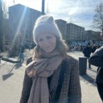 Lena Philipsson Instagram – Soligt väder.
Vårkänsla vid Mauerpark.
Och så fika.