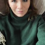 Lena Philipsson Instagram – Tack för alla inlägg om favoritlåtar ni har!
Väldigt kul läsning.
Många gamla minnen dök upp och om jag ska vara helt ärlig även nån låt jag inte riktigt visste vilken den var -”havet” tror jag att nån skrev tex. Va?
Jag blev påmind om alla olika sorters låtar som jag och andra skrivit under alla år. Från komplicerade låtar med många harmonier till enklare. Hela 006-albumet som var så otroligt experimentell och vansinnigt kul att göra. My-name-skivan som var en stor succé. 
Många låtar har det blivit.
När ska man hinna spela alla?
