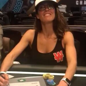 Leo Margets Instagram - No es una bolsa muy pesada, pero es una bolsa y me lleva directa al día 3 del torneo más importante que he jugado en mi vida! 
Leeeets fucking go!🔥🚀💫
.

.

#lfg #pokerlifestyle #winamaxteampro #🦜 #pspc #poker