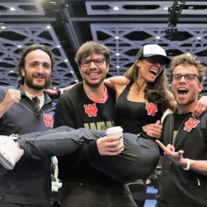 Leo Margets Instagram - No es una bolsa muy pesada, pero es una bolsa y me lleva directa al día 3 del torneo más importante que he jugado en mi vida! 
Leeeets fucking go!🔥🚀💫
.

.

#lfg #pokerlifestyle #winamaxteampro #🦜 #pspc #poker
