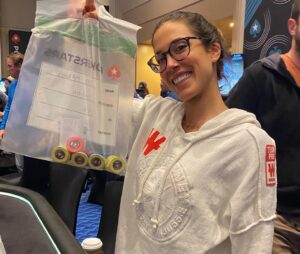 Leo Margets Instagram - Día 1 del PSPC 25k superado! Mañana mássss🚀🔥💫

.
#letsdothis #lfg #bolon #mesobracotorra
#winamaxteam