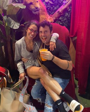 Leo Margets Instagram - Viaje salvado por haber podido reencontrarme con amigos que hacía un huevo que no abrazaba, y of course…por Brandy! Ha sido un summer love increíble y la única razón por la que me apetece volver a Nassau. Te echaré de menos 🐕❤️

Y como siempre lo mejor de viajar es volver a casa! Can’t wait!! 👨🏻‍🚒🐈🐈🐕‍🦺🐕‍🦺🐢🐢🐢🐢🐢🐢🐢🐢😍
.
#bahamas #nassau #hastalavistaenana #pokerlife #pokerlifestyle #nextonebetter #nextonestronger