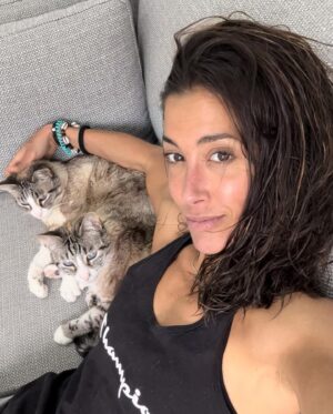 Leo Margets Instagram - Todo es más casa with you! Espero que a vosotros dos os pase lo mismo conmigo 
🦘❤️🐯🐯
.
.
#myboys
#homeiswithyou