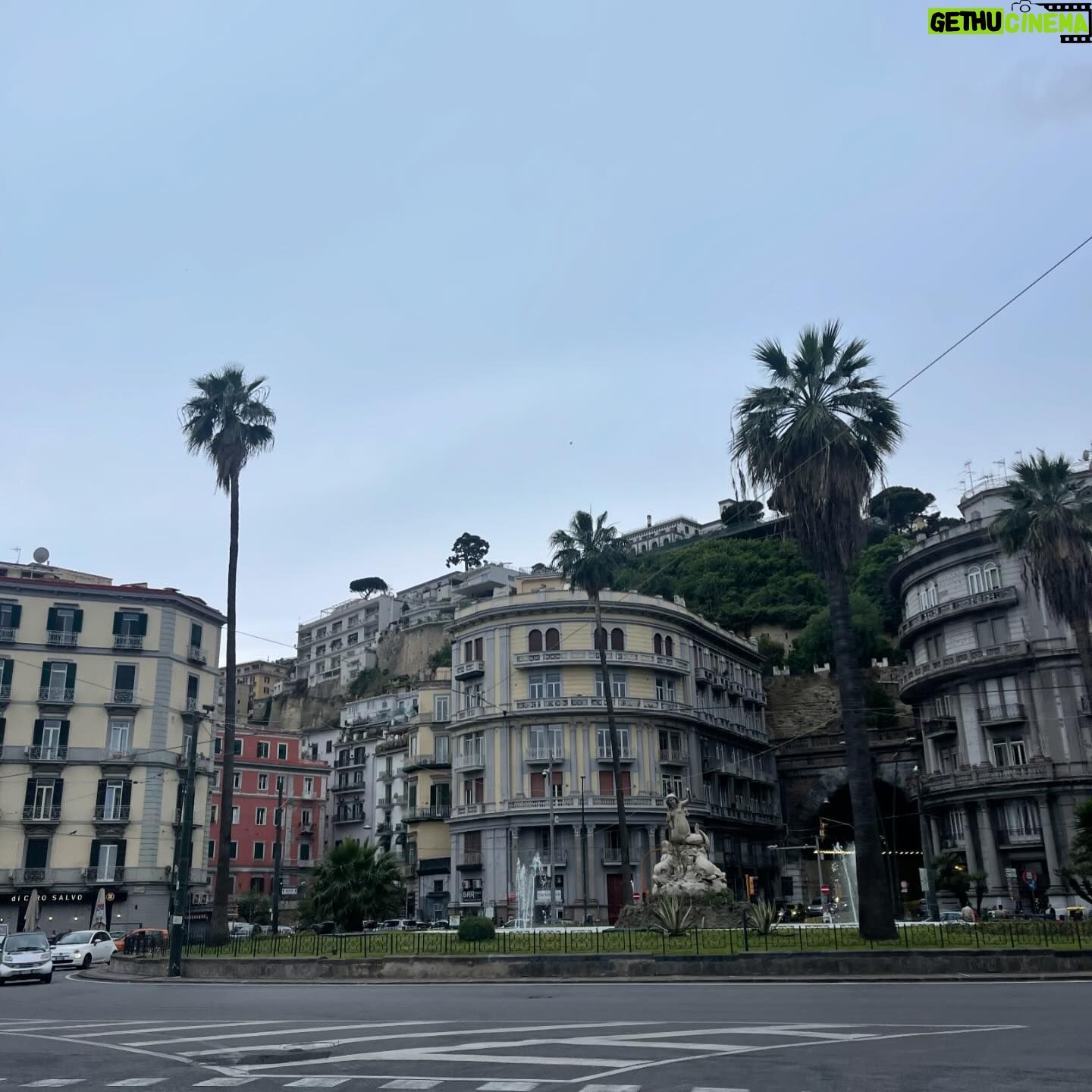 Leonor Seixas Instagram - Ciao Napoli!!!!! Que sonho estar aqui! A Amar tanto tanto!
