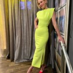 Leslie Bibb Instagram - neon dreams...at @theviewabc...thanks for making room for me at the table to talk @palmroyaletv @appletv...
