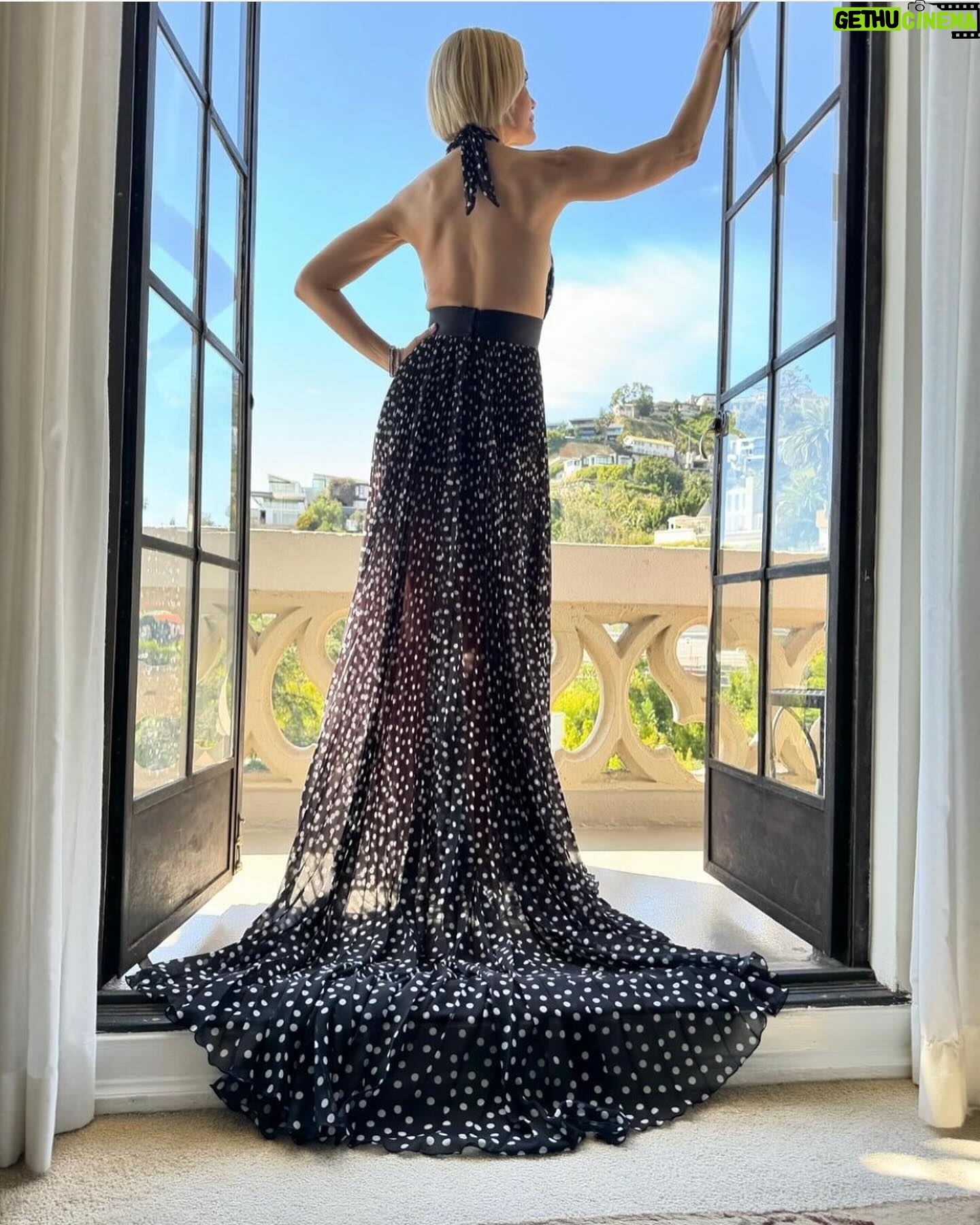 Leslie Bibb Instagram - la dolce vita... polka dot panacea courtesy of @dolcegabbana...#oscars grazie mille 🖤
