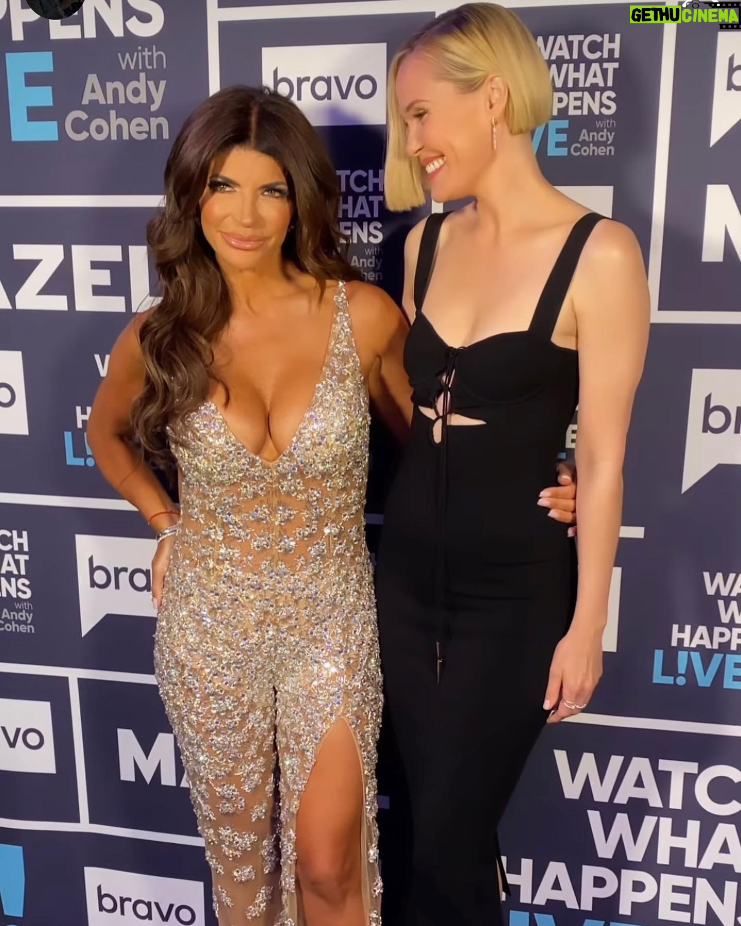 Leslie Bibb Instagram - watch what happens...when you put me in the same room @bravowwhl with @teresagiudice and @bravoandy...thank you teresa for being so kind and generous, thank you andy for having me and talking @aboutmyfather...i woke up smiling...xolb *tap for some creds*