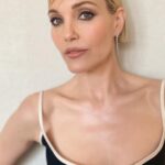 Leslie Bibb Instagram – one press junket two days in chicago
three lewks… @aboutmyfather #memorialdayweekend 
@rachelgoodwinmakeup 
@jeanannwilliams 
@hairbyjohnd 
#dreamteam