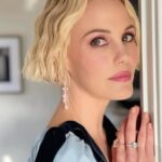Leslie Bibb Instagram - balcony blues... oh @rodarte how i love this dreamy dress... the perfect night in the perfect dress celebrating #palmroyale... thank you @appletv for rolling out the pink carpet... and thank you @jeanannwilliams for always making me feel so special 💙