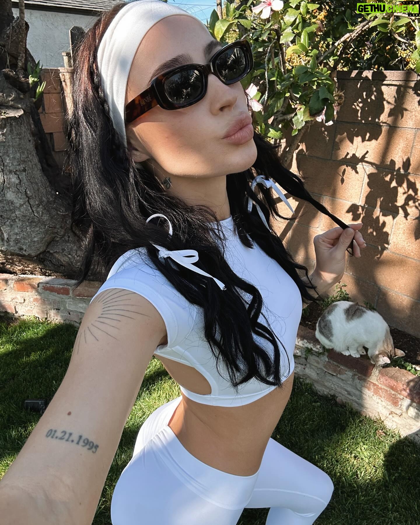 Leslie Golden Instagram - Pilates Mami reporting for duty 🤸