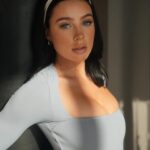 Leslie Golden Instagram - Baby blues 🩵