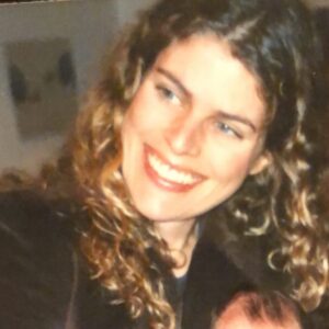 Leslie Grossman Instagram - Today would have been Shannon’s 50th birthday. We had talked about planning something really special and fun. It has been four months since she died and I still have to stop myself from picking up the phone to call her every single day. I keep forgetting she is gone and then I have to remember all over again. When an integral part of your family’s structure is suddenly gone it changes every part of who you are. Shannon isn’t just missing from our lives now she is missing from our future, and that is what hurts the most. She should be here with us and she’s not and that is something I will never get used to. But I will always be grateful that my brother married someone who became the sister I always wanted. Hug your people and tell them you love them. And fuck cancer.