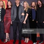 Leslie Grossman Instagram - @studio666movie premiere last night. The movie is so fun and scary and great. Swipe to see me hold on to Pat Smear for dear life with my infamous Red Carpet Death Grip™️ 🎸🔪⚡️
