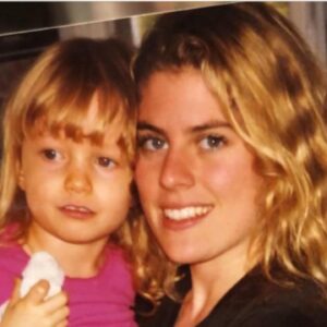 Leslie Grossman Instagram - Today would have been Shannon’s 50th birthday. We had talked about planning something really special and fun. It has been four months since she died and I still have to stop myself from picking up the phone to call her every single day. I keep forgetting she is gone and then I have to remember all over again. When an integral part of your family’s structure is suddenly gone it changes every part of who you are. Shannon isn’t just missing from our lives now she is missing from our future, and that is what hurts the most. She should be here with us and she’s not and that is something I will never get used to. But I will always be grateful that my brother married someone who became the sister I always wanted. Hug your people and tell them you love them. And fuck cancer.