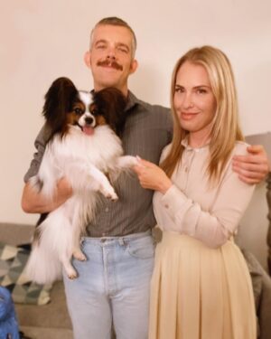 Leslie Grossman Instagram - Episode 5 of @ahsfx had my favorite co-star Ritz the dog (sorry @russelltovey) and my first shower scene which was the scariest thing of all😬
