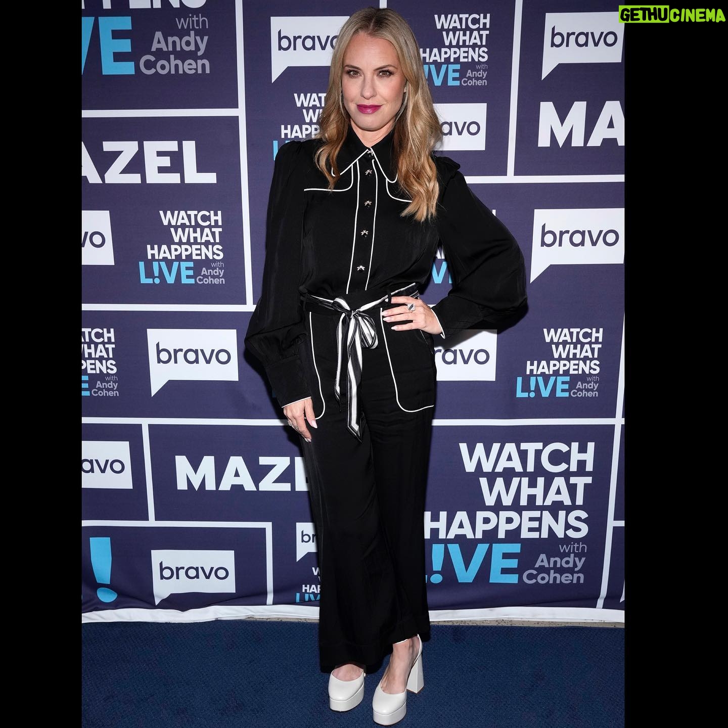 Leslie Grossman Instagram - Always love getting to chat with @bravoandy about all things housewives and had the best time with the lovely @heathergay