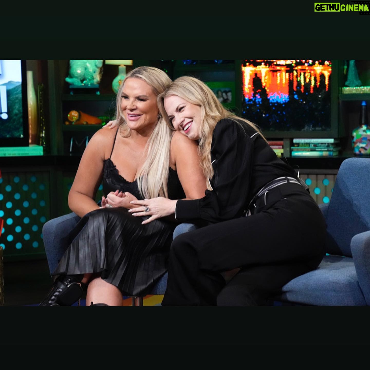 Leslie Grossman Instagram - Always love getting to chat with @bravoandy about all things housewives and had the best time with the lovely @heathergay
