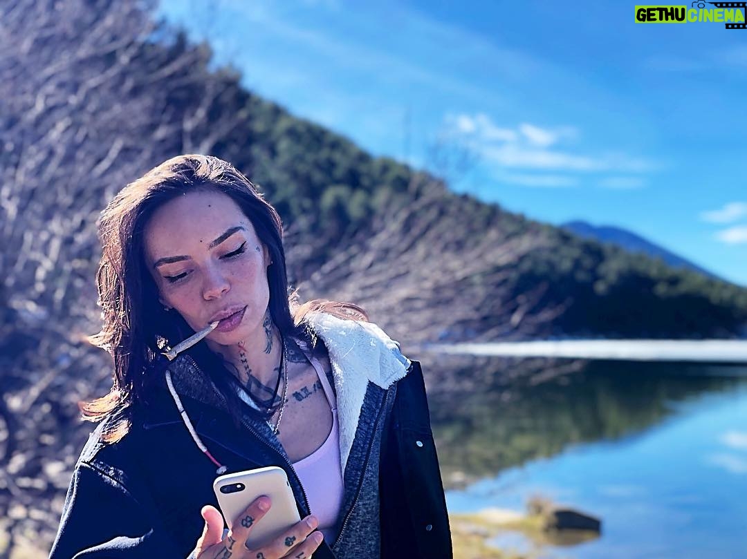 Lesya Fuck - 7.6K Likes - я съем тебя, суши
залезу прям в душу
возьму тебя в душе
со мной тебе лучше©️
💔