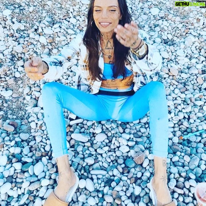 Lesya Fuck - 5.3K Likes - Профессионализм 🧑🏽🔧
Чтоб у Вас каждое утро начиналось с улыбки 💙