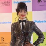 Letícia Lima Instagram - Albinho da linda noite de ontem 🤩 . Look, make e hair by me 🙈 . Obrigada @fabioporchat @globofilmes @dtfilmes @bibaraggio @fernandaribasproducoes ♥️🖤♥️