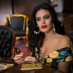 Letícia Lima Instagram - Jéssika dando aquela encarada pra avisar que é AMANHÃ!!! @nasondasdafe em todos os cinemas!!! Quem vai???