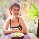 Letícia Tomazella Instagram – Uma atriz brasileira e uma atriz iraniana na Santa Cecília criando projetos mirabolantes pro futuro ❤️

@khazar_masoumi vc é phodona! 💃