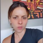 Letícia Tomazella Instagram - Para refletir 🧎‍♀️