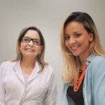 Letícia Tomazella Instagram – De hoje… posando de gatcheenha depois de ser tão bem cuidada pela minha musa maravilhosa @neidebittencourtestetica (a melhor do mundo) e os deuses dos cabelos @vitrini_oficial ❤️