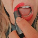Letícia Tomazella Instagram – O voto é secreto e sensual. 👄💃😏

Volta, ex! ❤️
Volta, ex, pelo respeito, pela liberdade, pela arte, pela humanidade! 

Faltam 3 dias pra gente tirar a bizarrice do poder. Bora!

(E quem comentar com violência será excluído. Beijas!)

#lula13 #votosecreto #votoutil #vamoslevarnoprimeiroturno