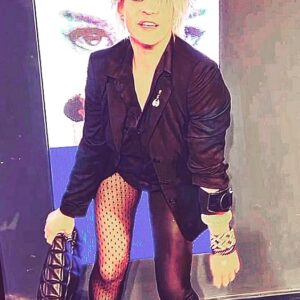 Leticia Brédice Instagram - Emocionante noche 
Festejo 25 años de 

CENIZAS DEL PARAÍSO 

adoración. #Marcelo Piñeyro 
@leosbaraglia 
@incaa_argentina 
Muy emocionante 
Gracias gracias 
Gracias ❤
