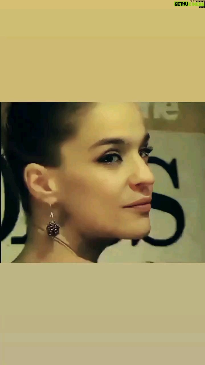 Leticia Brédice - 1.2K Likes -