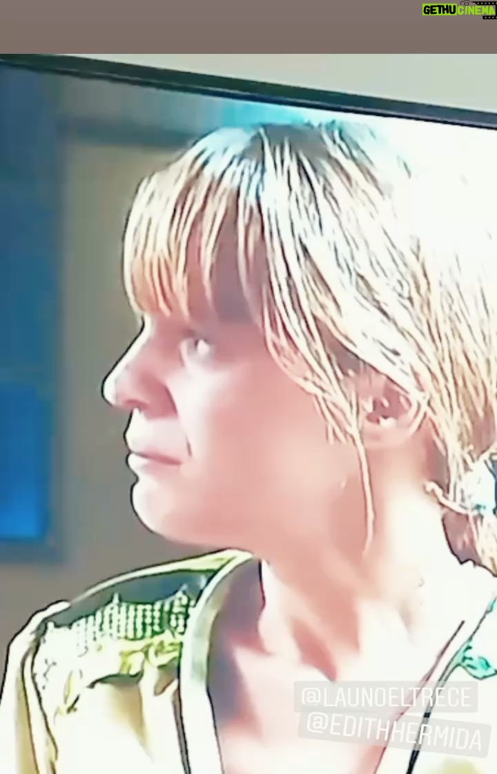 Leticia Brédice - 1.8K Likes - Maravillosa serie.
Y frase.....
Locas de amor
De @baronedan
@casero.alfredo
@andreapietranera
@diegoperetti.fanpage
@solevillamilok
@julietadiaz77
@polkaprod
@canal13.trece
@launoeltrece
Gracias gracias gracias