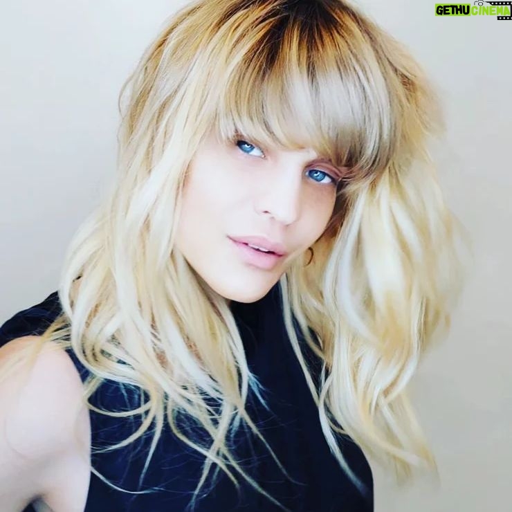 Leticia Brédice - 6.6K Likes - @sergiolamensaok
Te adorooo
Gracias , Gracias. Gracias