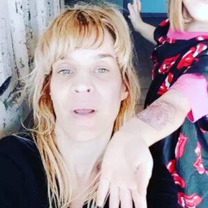 Leticia Brédice Instagram - Reina osita
Viernes 
Te amo
La
Tía leti