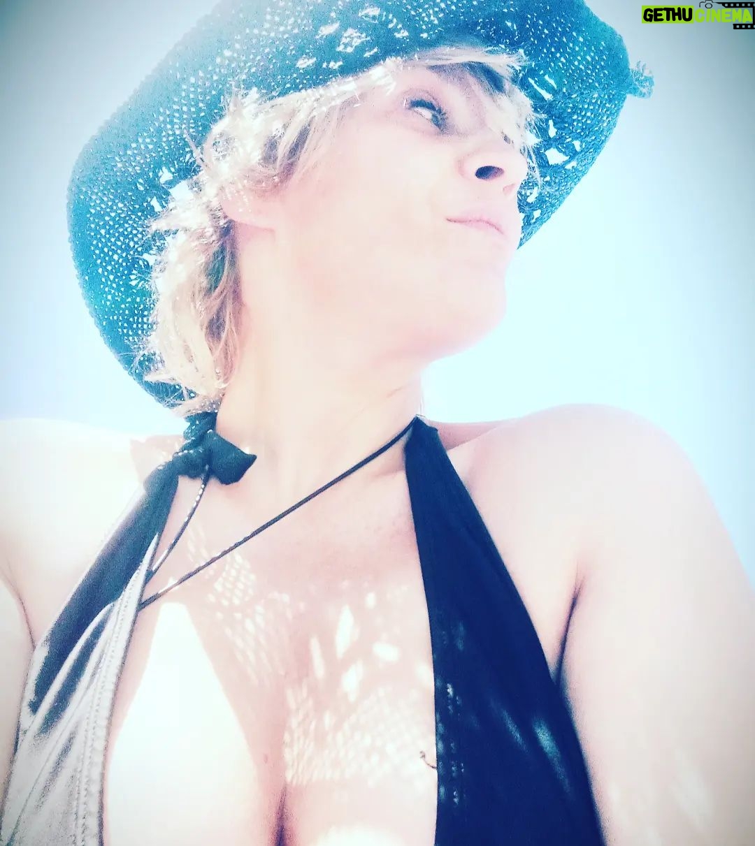 Leticia Brédice - 1.1K Likes - Que feliz
Mar del plata
Gracias
Gracias
Gracias