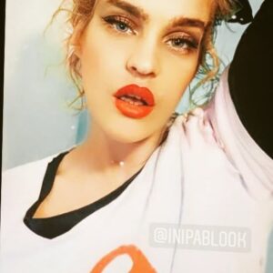 Leticia Brédice Instagram - domingo 

tea tro  sanador 

urgencia  en la 
industria nacional 

VIVA nuestra  cultura 
identidad