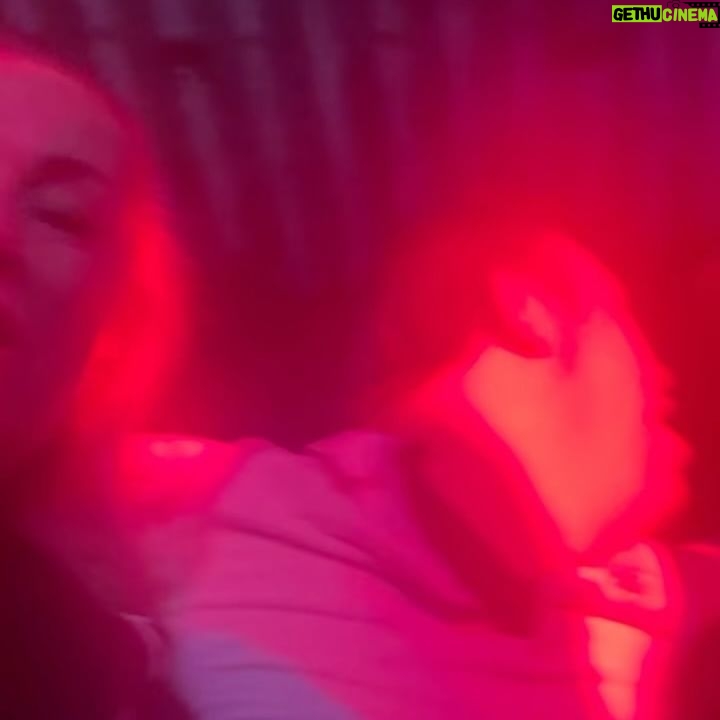 Leticia Calderón Instagram - @danielboaventura !Que voz!, Que agradable!, Que show! Primer artista que veo que llama a todos sus músicos y coristas a dar las gracias con él. A eso le llamo grandeza. Gracias Marcelo, Perla y José Luis @rioromamx
