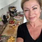 Leticia Calderón Instagram - Festejando 🇲🇽 con unos ricos chiles en nogada