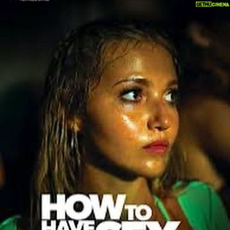 Leticia Dolera Instagram - Me ha gustado mucho la película HOW TO HAVE SEX, escrita y dirigida por Molly Manning y que está ahora mismo en los cines. Una peli que reflexiona sobre las consecuencias de la falta de educación sexual, la confusión en torno al consentimiento y la presión de grupo por tener relaciones sexuales. « Estamos perdiendo la conexión humana y eso es algo preocupante, en el consentimiento y en el mundo en general”, ha dicho la cineasta, ganadora del premio a la mejor película de la sección ‘Un certain regard’ del Festival de Cannes y premiada también en la Seminci. La protagonista también se hizo con el premio a la Mejor actriz en los premios del cine europeo. Y no hago spoiler pero me gustó muchísimo el final.